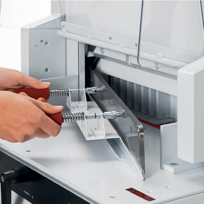 Stapelschneider-IDEAL-4815-messerwechsel_800x800